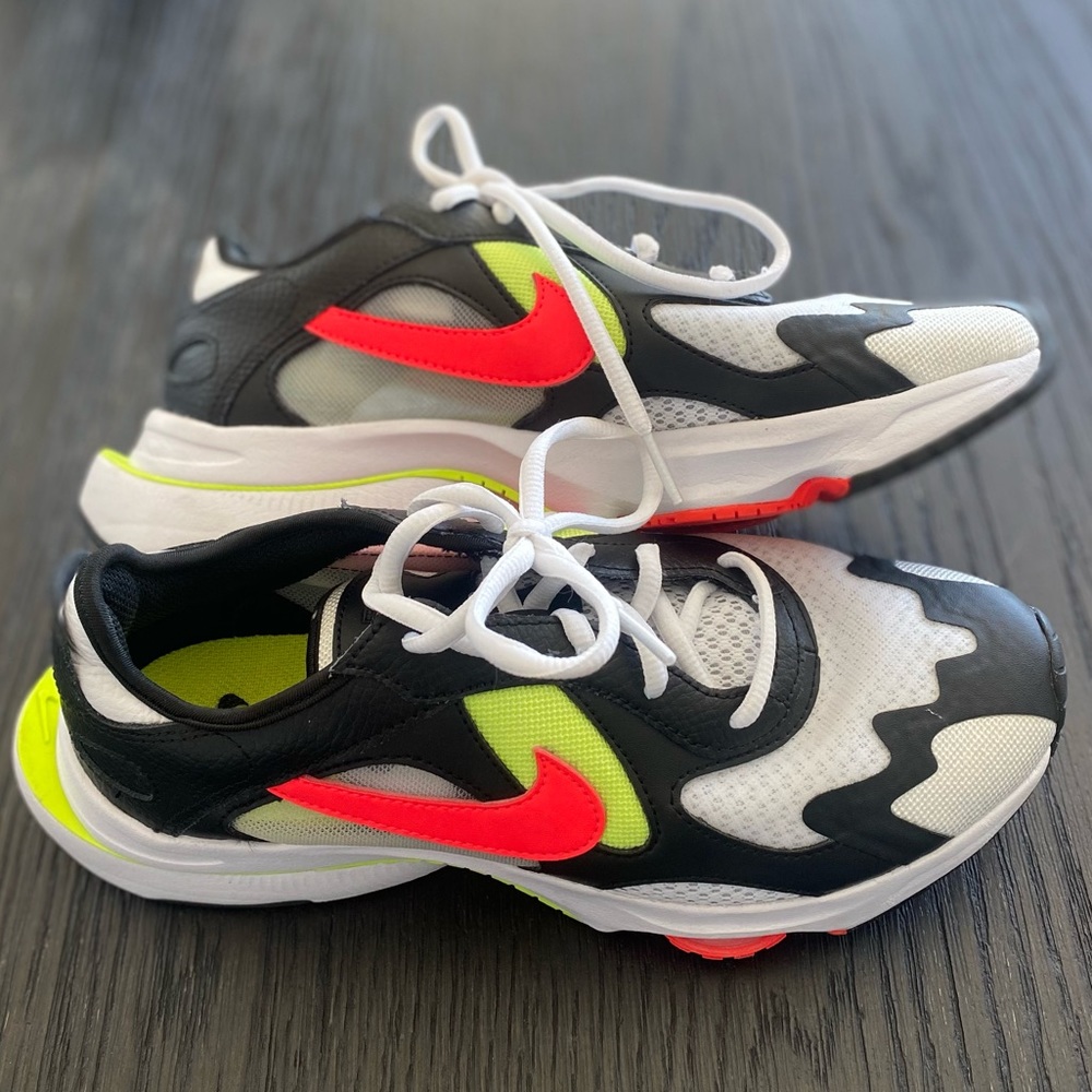 Nike Womens Air Zoom Division Performance Sneakers/Running Shoes